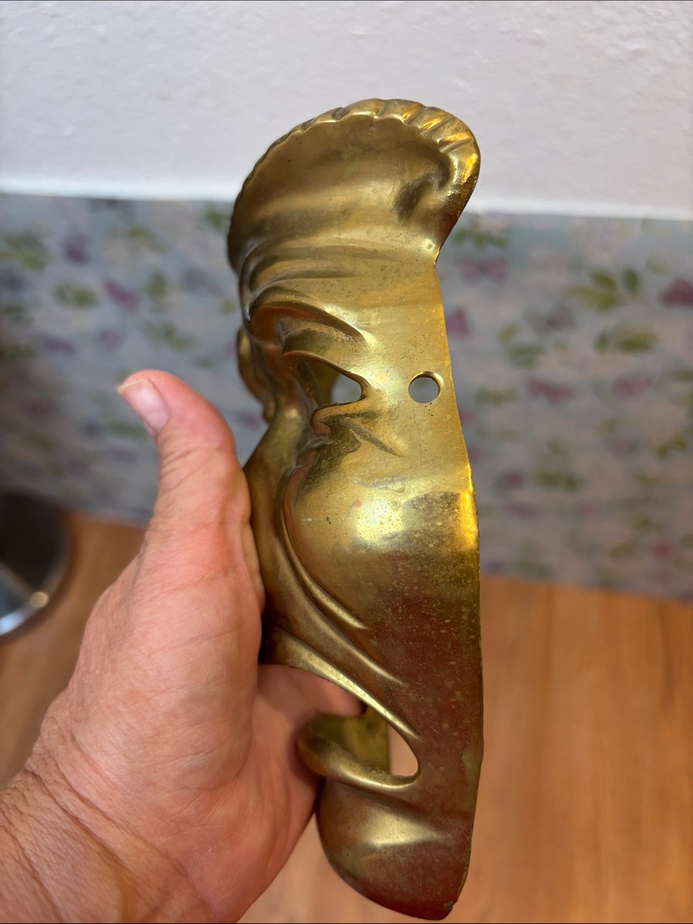 Vintage Brass Comedy and Tragedy Theater Masks - Wall Decor. - Picture 8 of 17